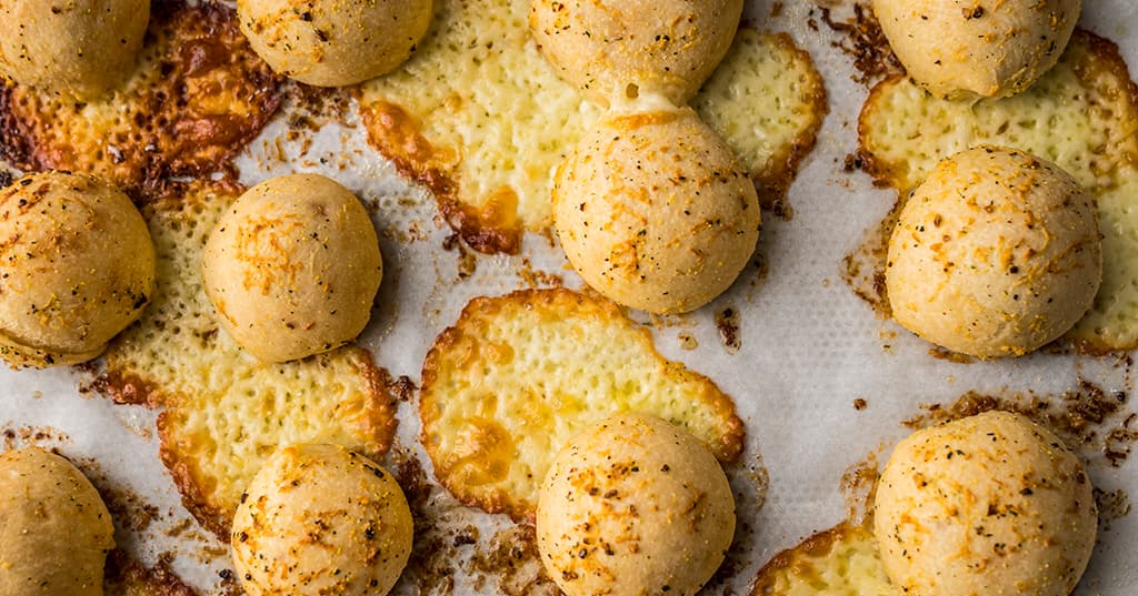 Easy Garlic Cheese Bombs