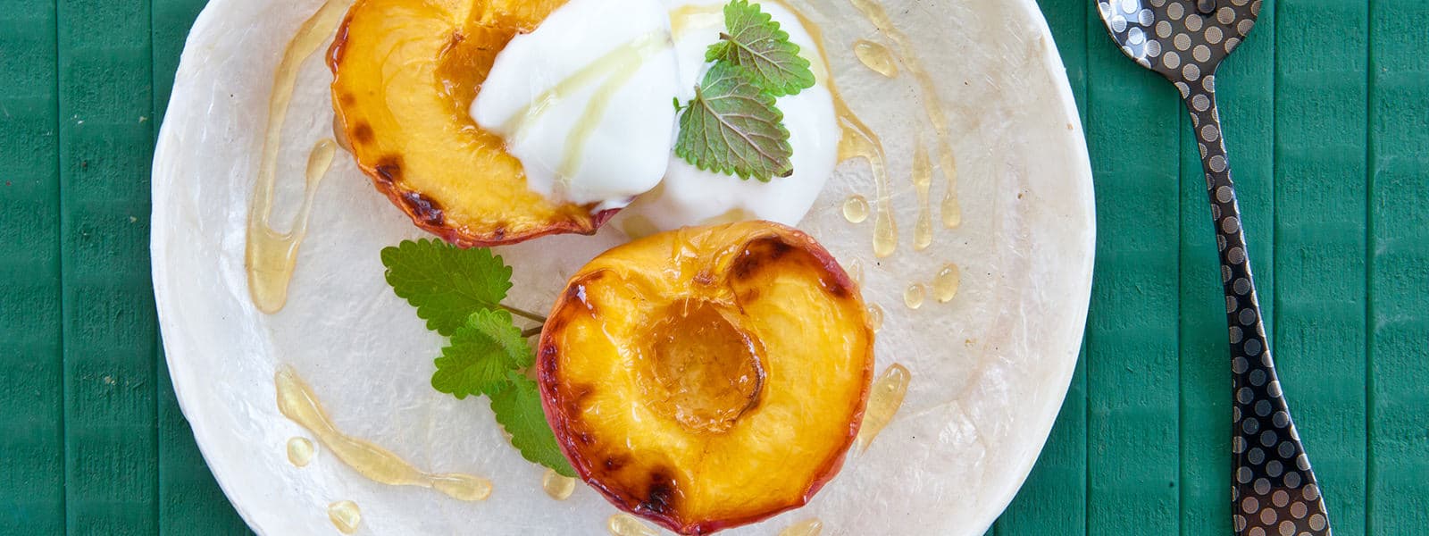 Grilled Peaches Cinnamon Mascarpone