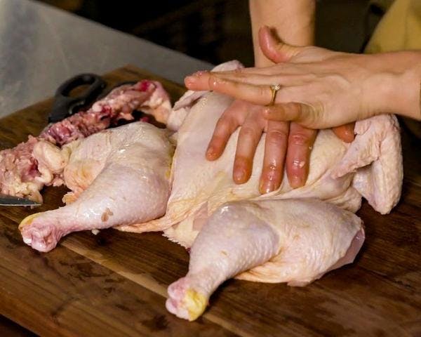 Wie man ein Huhn spatchcock