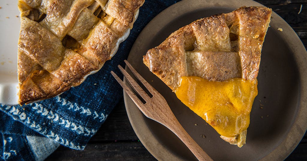 Baked Apple Pie with Cheddar Cheese