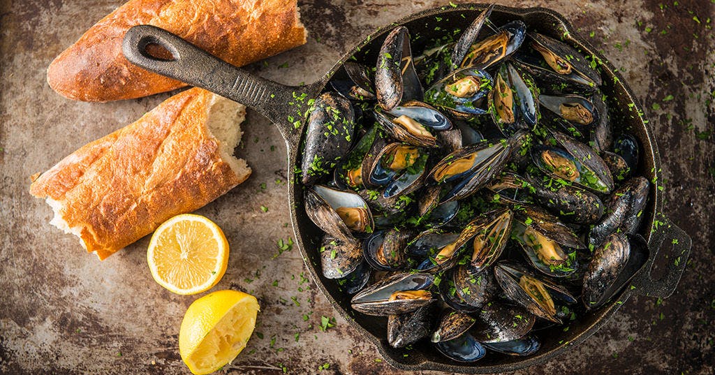 Grilled Mussels with Lemon Butter